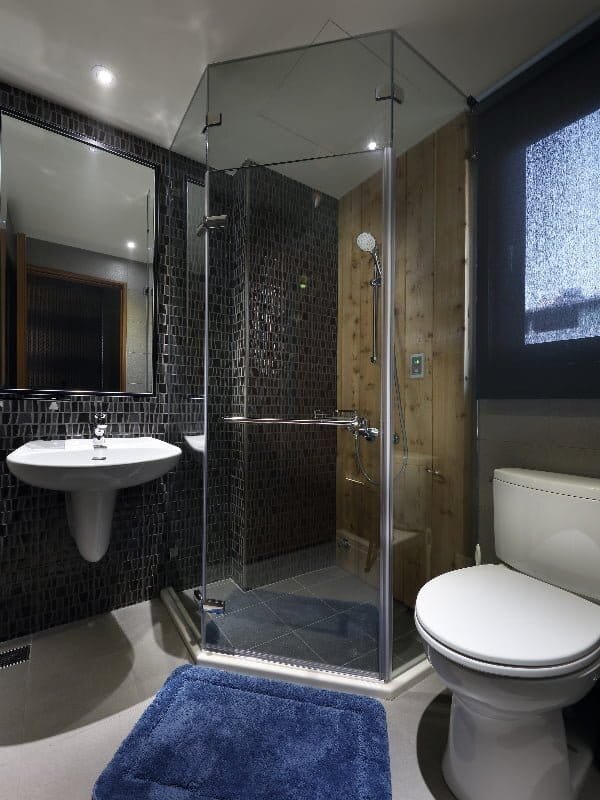 Shower Screen Long Forest